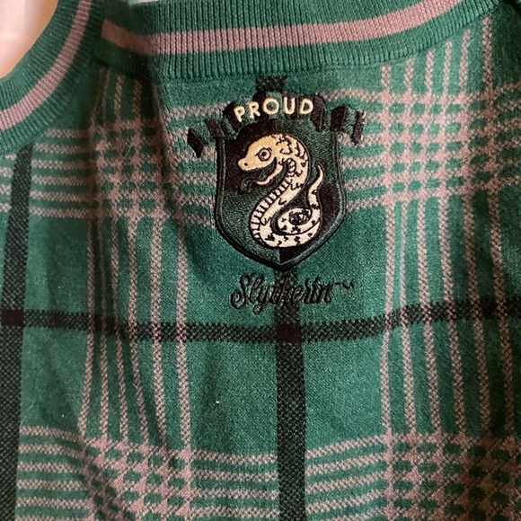 2 Tank Tops - Picture 7 of 10